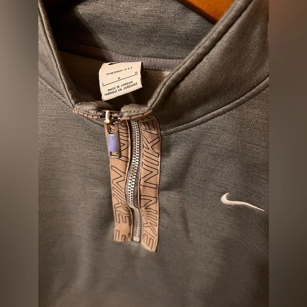 Nike therma fit sweatshirt size large